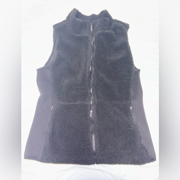 Fabletics Sedona Fleece Vest Size L in Black Sherpa Puffer - Picture 5 of 8